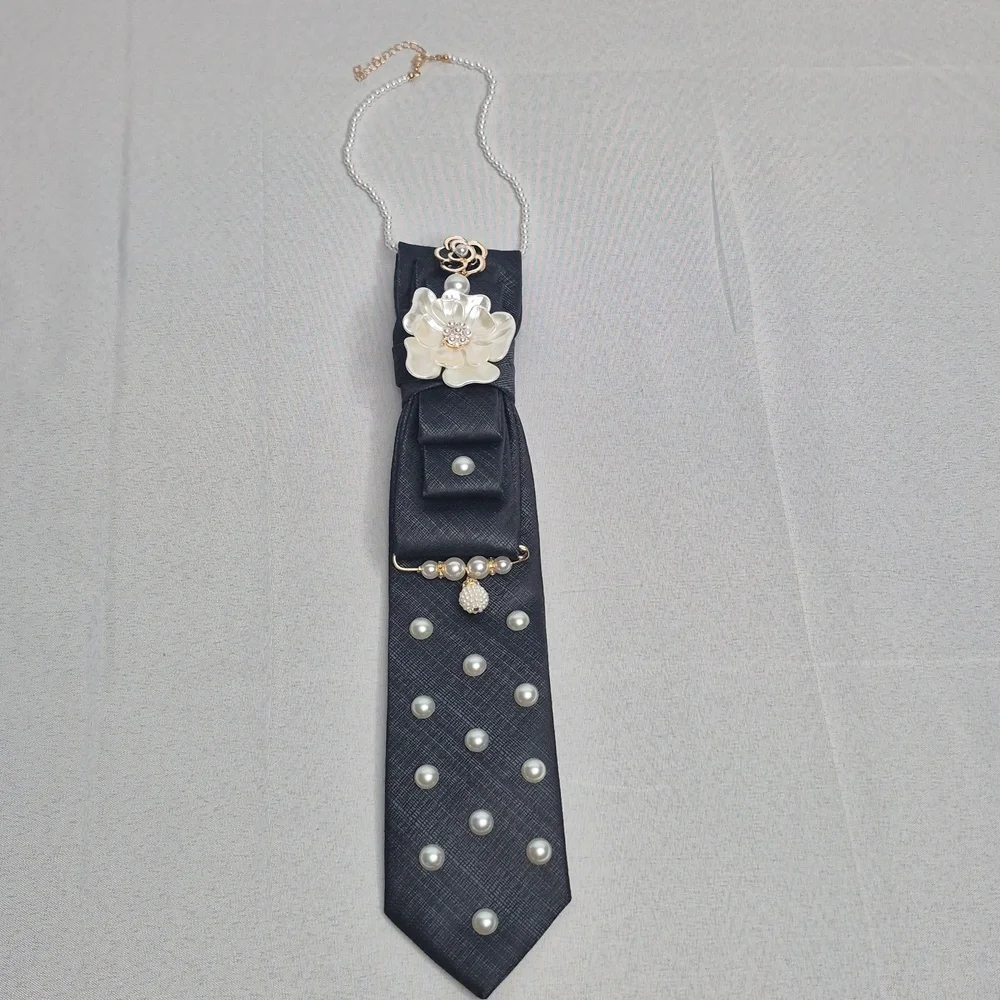 Handcrafted Luxury Fashion Necktie Necklace 📿 (BLACK/WHITE AFFAIR)
